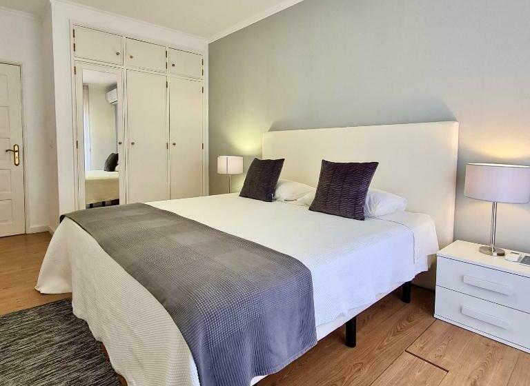 Standard Room with Terrace, Moro S Friends House   Cascais