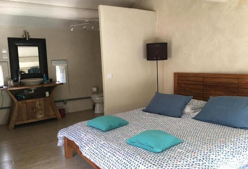 Номер Стандарт, Mas à Cheval Blanc En Provence
