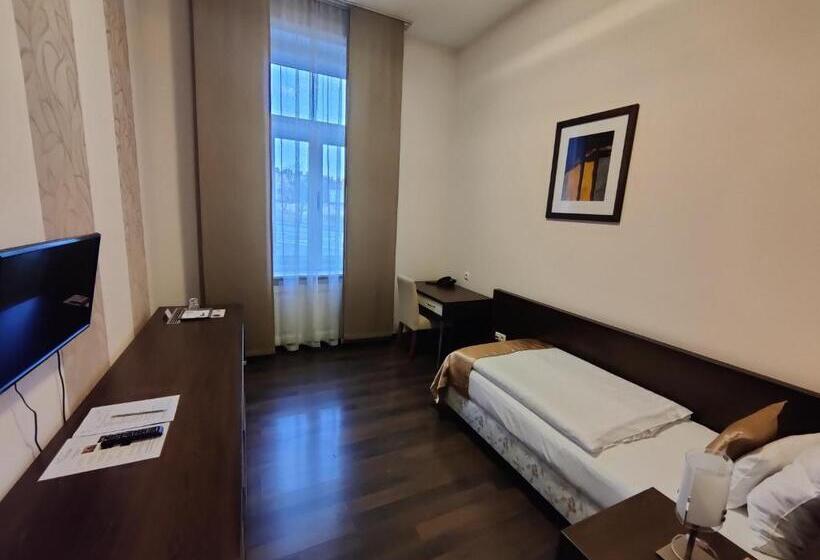 اتاق استاندارد یک نفره, Boutique Hotel Sopianae