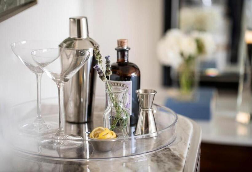 스탠다드 룸 킹사이즈 침대, Four Seasons Hotel Westlake Village