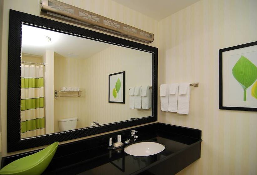 标准工作室, Fairfield Inn & Suites Tehachapi