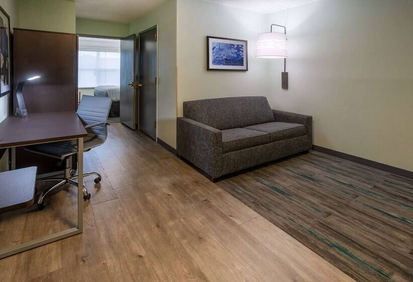 Люкс, Wingate By Wyndham Waldorf   Washington Dc Area