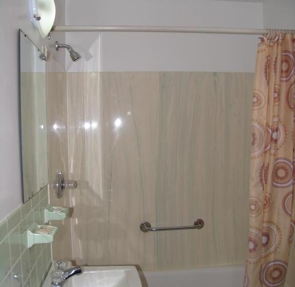 デラックスルーム, Seven Oakes Motel