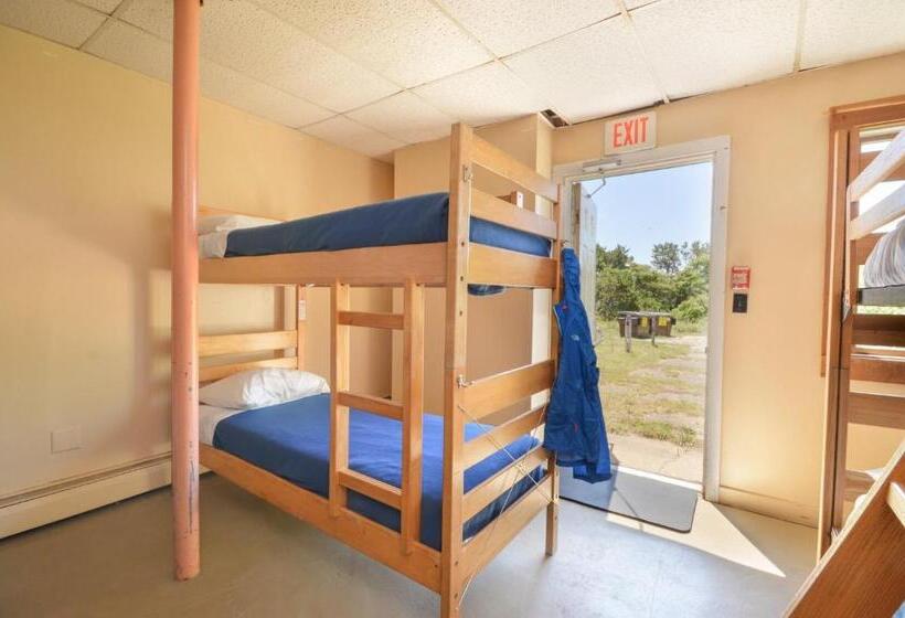 Кровать в Общей Комнате, Hi  Truro Hostel