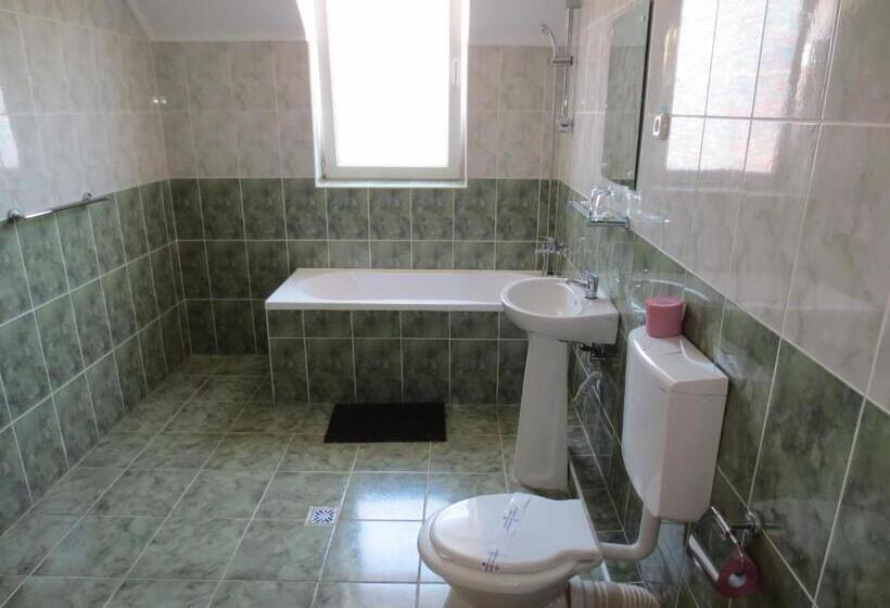 اتاق استاندارد, Pensiunea Hera