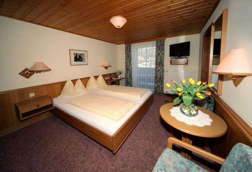 스탠다드 발코니 룸, Pension Salzburger Hof