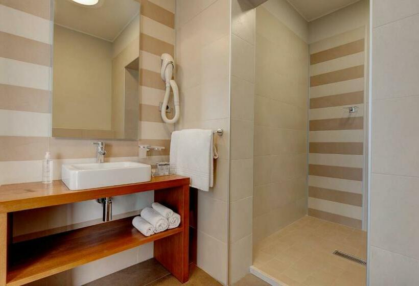 Superior Room with Terrace, Park Hotel Ermitage Resort & Spa