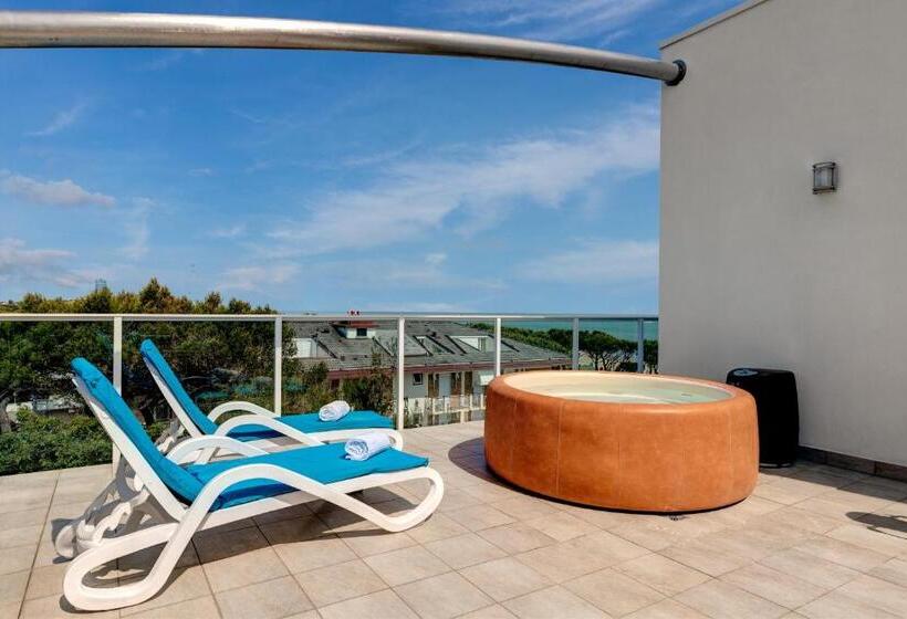 سوئیت جونیور با استخر, Park Hotel Ermitage Resort & Spa
