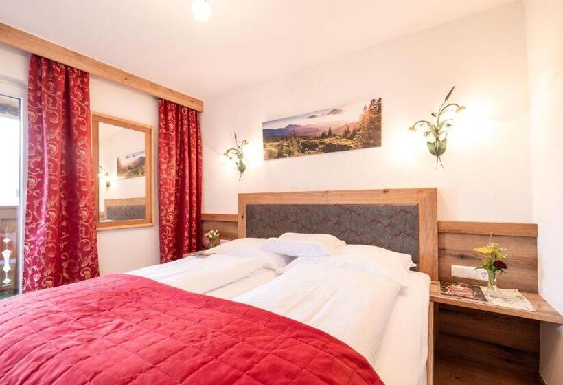 Полулюкс с Балконом, örglwirt Ferienwelt   Hotel Post örglwirt
