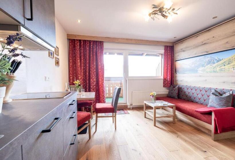 Полулюкс с Балконом, örglwirt Ferienwelt   Hotel Post örglwirt