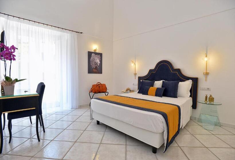 Номер Deluxe, Amalfi Resort