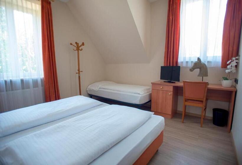 Номер Стандарт Трехместный, Albergo Cavallino S'rössl