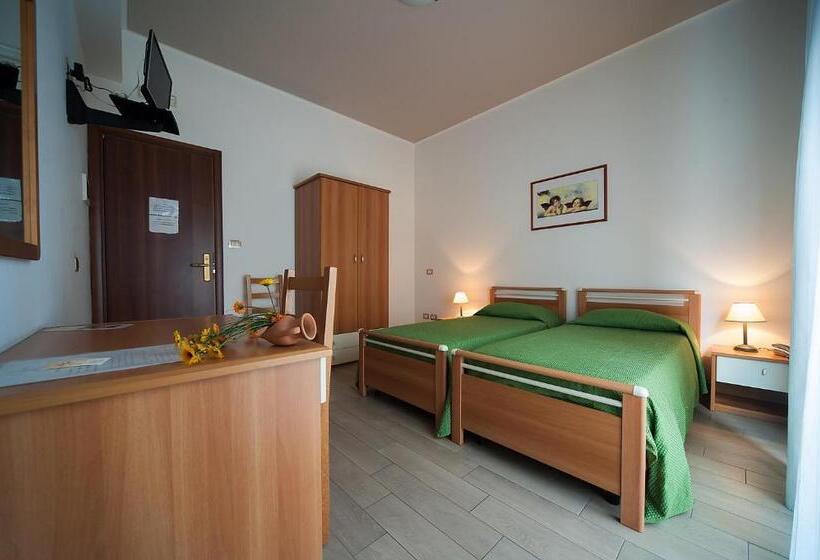 Номер Стандарт Индивидуальный с Балконом, Le Giare B&b