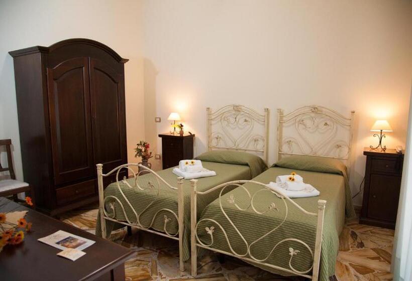 Номер Стандарт с Балконом, Le Giare B&b