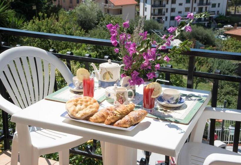 Апартаменты 2 Спальни с Балконом, Residence Oleandro