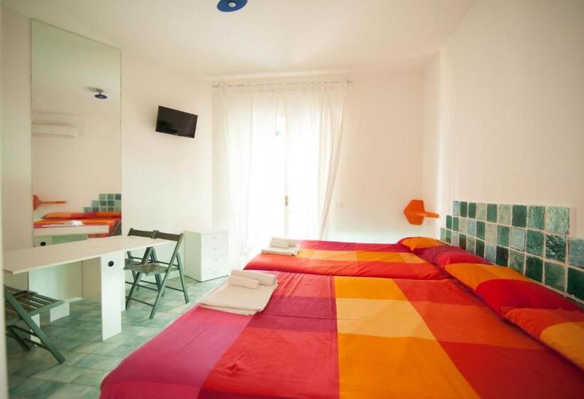 سوئیت جونیور با تراس, Suite House L'isola Che Non C'è
