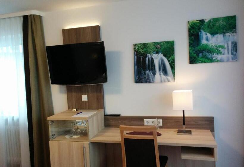 Номер Стандарт с Балконом, Wellness Hotel Garni Krone