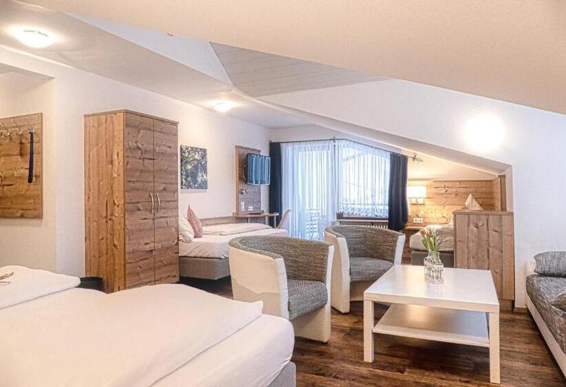 Четырехместный Номер Классик, Höhenhotel & Restaurant Kalikutt