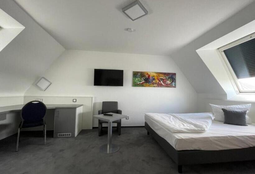 اتاق استاندارد یک نفره, Weber Hotel Mannheim