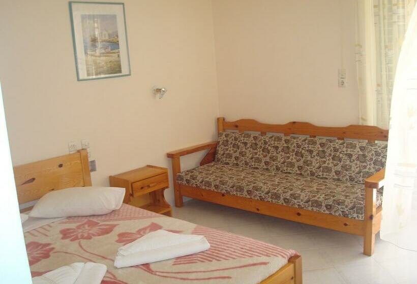 شقة غرفة واحدة, Polyxenis Rooms
