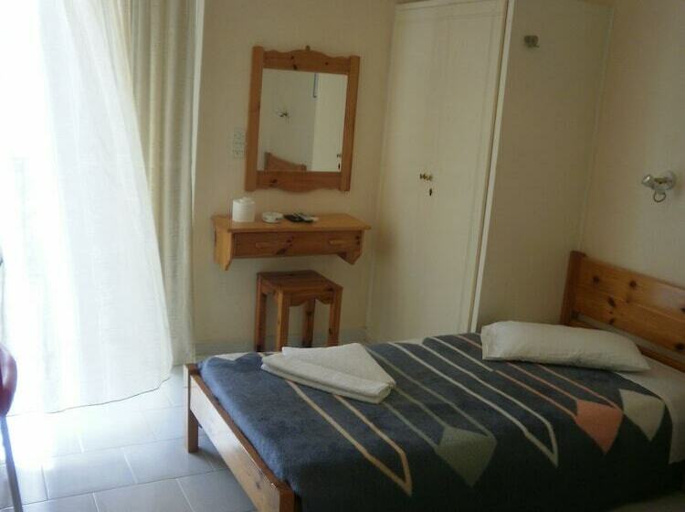 استوديو إقتصادى, Polyxenis Rooms