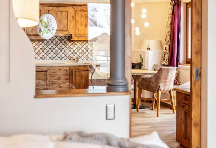 Полулюкс, Belarosa Suiten & Wellness