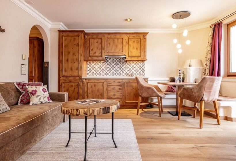 Полулюкс, Belarosa Suiten & Wellness