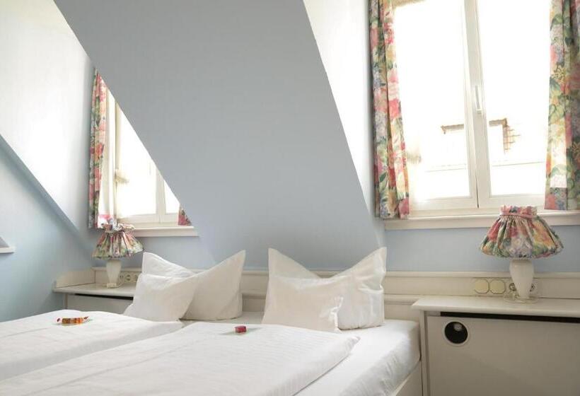 חדר סטנדרט לשלושה, Till Eulenspiegel   Nichtrauchhotel   Garni