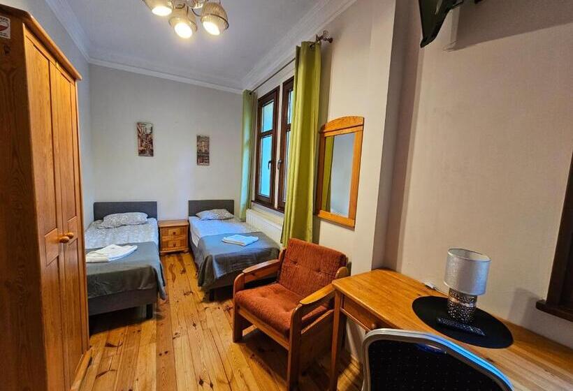 Номер Стандарт 2 Двуспальные Кровати, Villa Alexandra