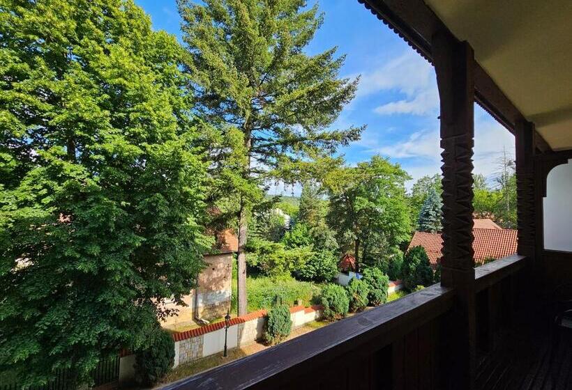 Трехместный Номер Стандарт с Балконом, Villa Alexandra