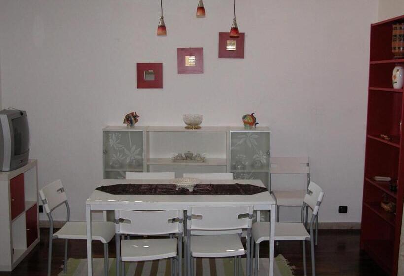 اتاق استاندارد, La Caletta