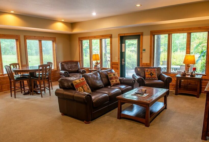Номер Стандарт 2 Двуспальные Кровати, Grand View Lodge