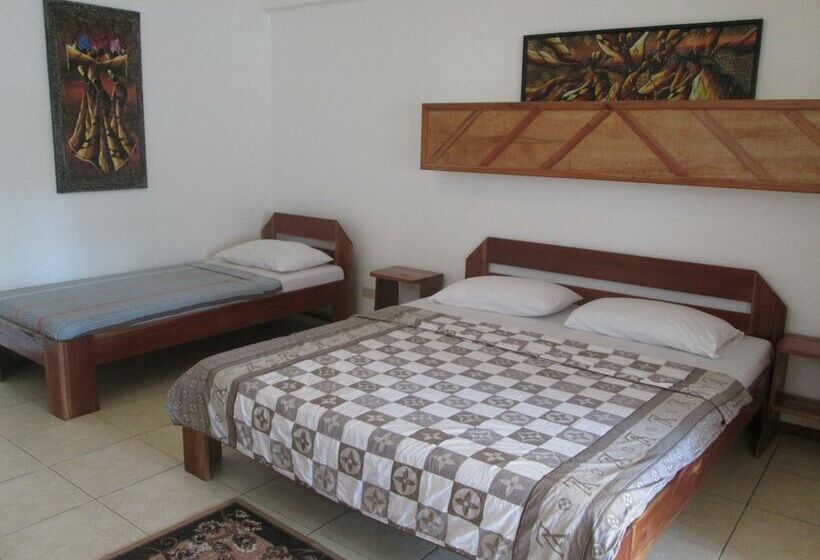 اتاق خانوادگی, Bamboo Bungalows