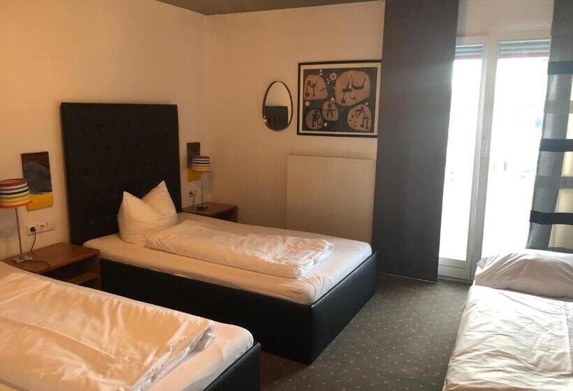标准三人间, Arthotel Restaurant Pfeffermühle