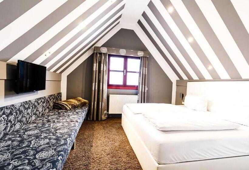 四人标准间, Arthotel Restaurant Pfeffermühle