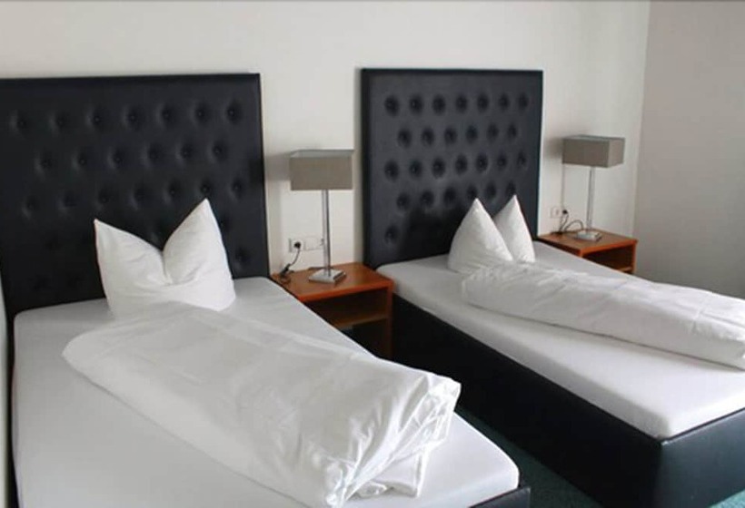 标准三人间, Arthotel Restaurant Pfeffermühle