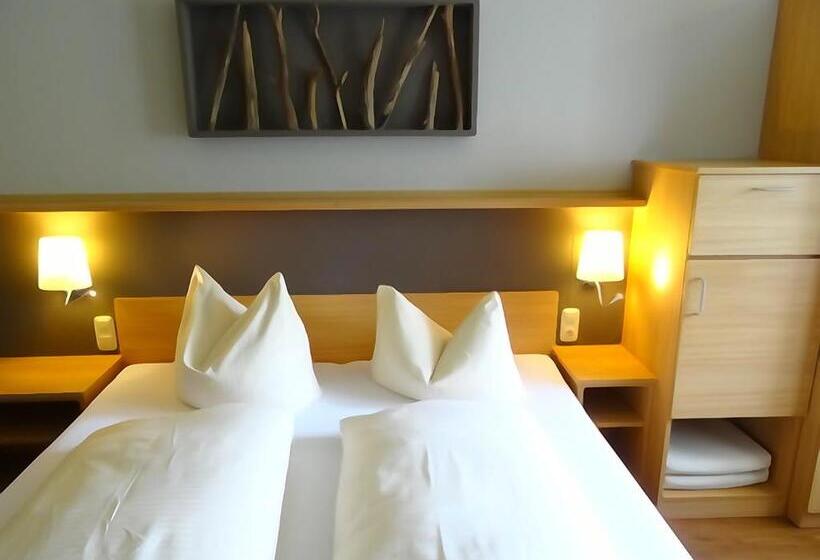 Семейный Номер, Blauer Bock   Hotel Garni