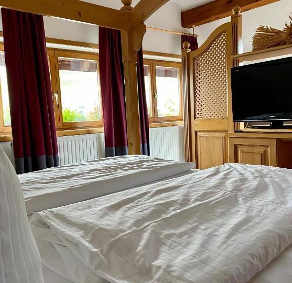 Люкс, Landhotel Traube