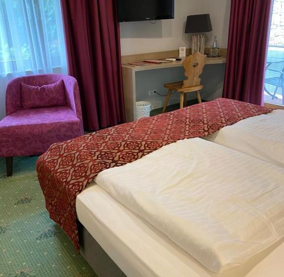 Полулюкс, Landhotel Traube