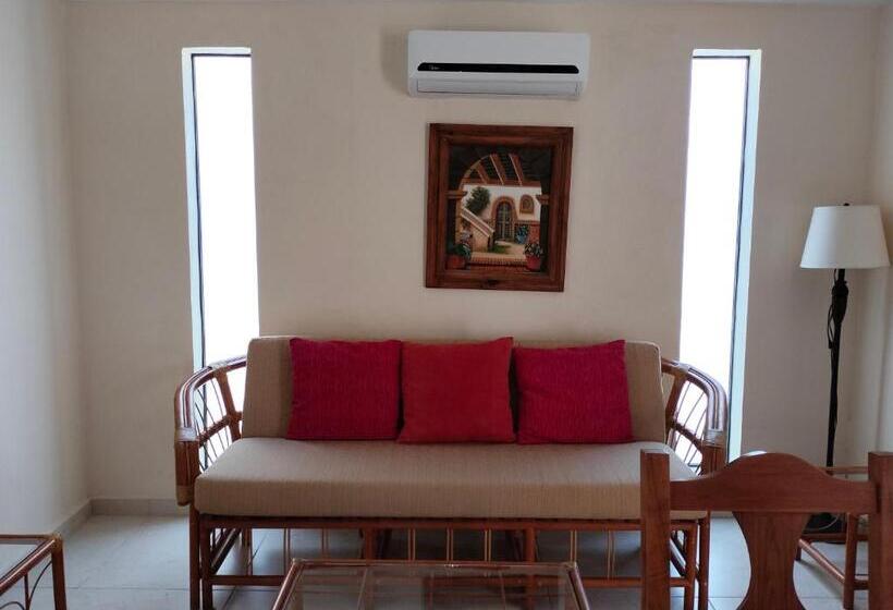 غرفة ديلوكس مطلة على حمام السباحة, Cabañas Puerto Morelos