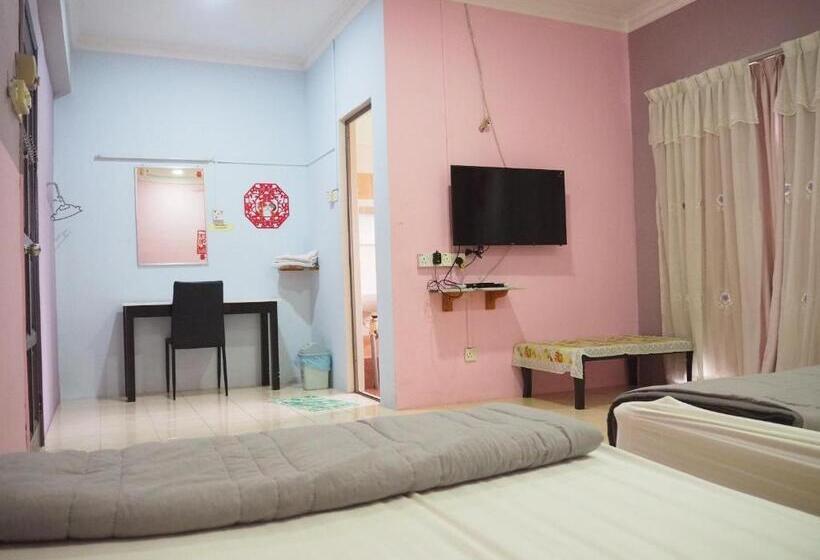Апартаменты 4 Спальни, Oyo Homes 90575 Ck Bahau Homestay