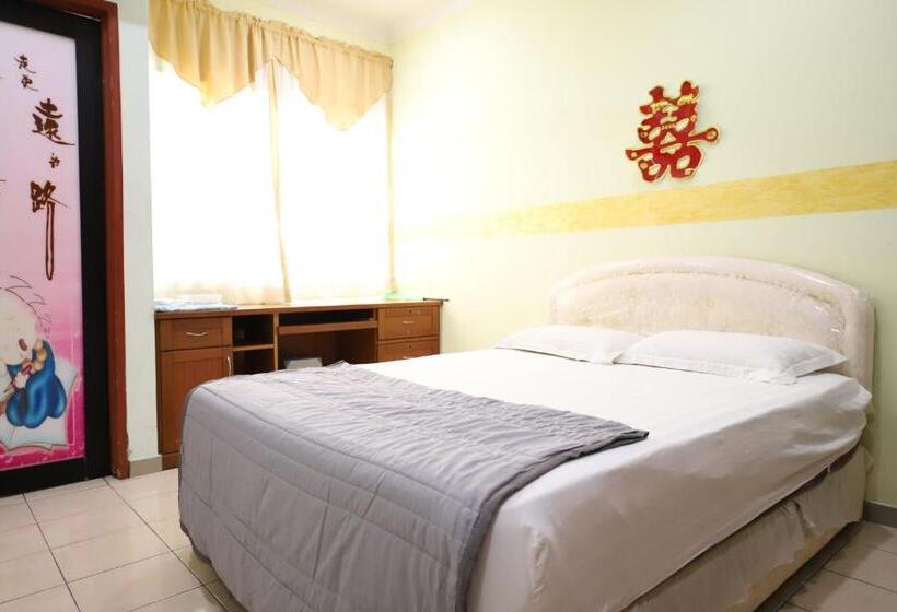 Апартаменты 4 Спальни, Oyo Homes 90575 Ck Bahau Homestay