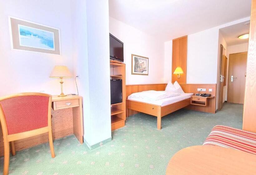 Одноместный Номер Вид на Бассейн, Thermenhotel Tannenhof   Ihr Wohlfühl