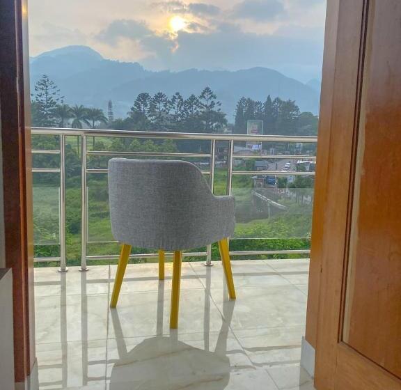 스탠다드 발코니 스튜디오, Algara Puncak