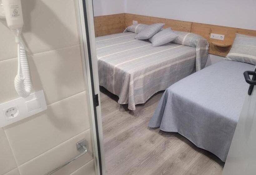 חדר סטנדרט לארבעה, Malva Hostel