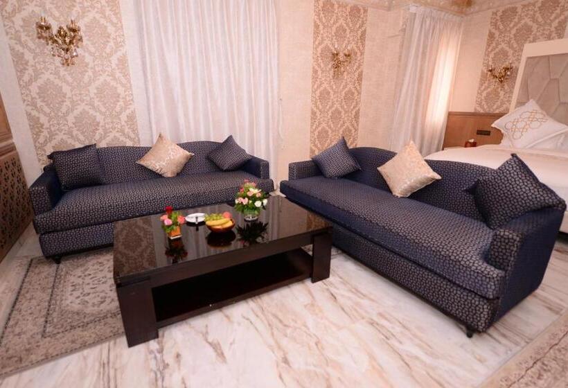 带按摩浴盆的套房, The White Palace Rabat