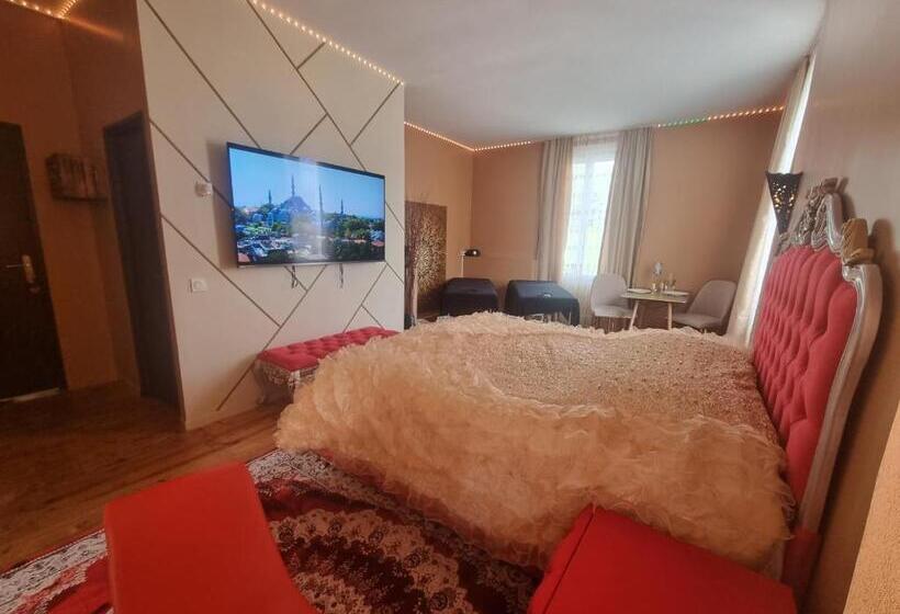 Люкс с гидромассажем, Suite Chic By Les Spa De Venus