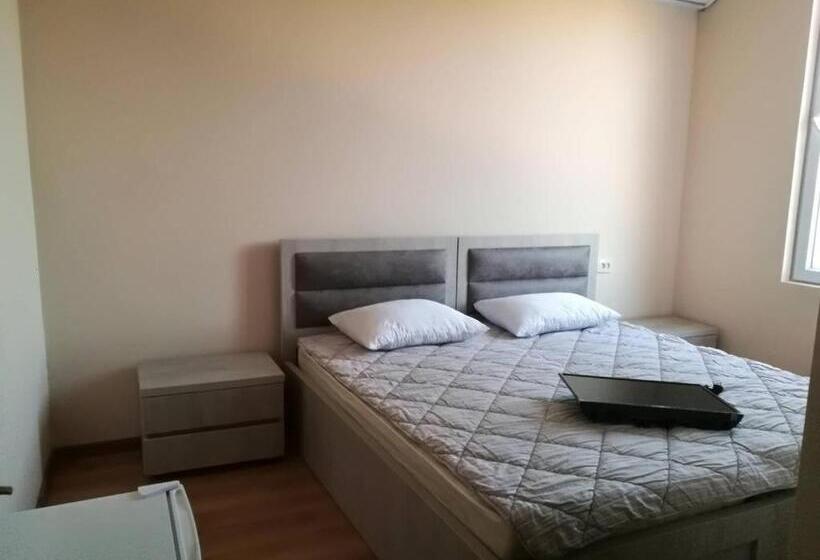اتاق استاندارد, Mate S Guest House