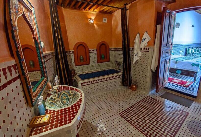 Deluxe Suite King Bed, Riad Fès Center