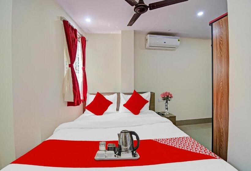 Номер Стандарт, Goroomgo Vhyom Sky Palace Near Sakherbazar Metro Station Kolkata